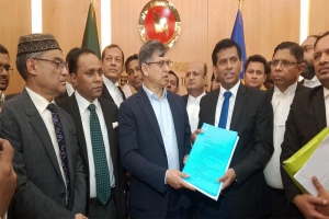শেখ হাসিনাসহ ৭ জনের বিরুদ্ধে ট্রাইব্যুনালে সালাহউদ্দিনের অভিযোগ