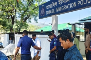ভারতে যাওয়ার সময় সীমান্তে আ.লীগ নেতা আটক ভারতে যাওয়ার সময় সীমান্তে আ.লীগ নেতা আটক