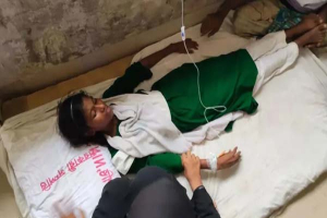 ক্লাস চলাকালে একে একে অসুস্থ ২৮ শিক্ষার্থী, হাসপাতালে ভর্তি ২৫ ক্লাস চলাকালে একে একে অসুস্থ ২৮ শিক্ষার্থী, হাসপাতালে ভর্তি ২৫