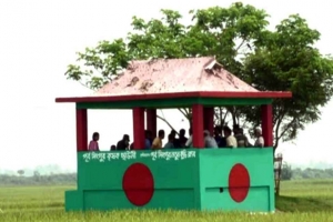হাওর পাড়ে ‘কৃষক ছাউনি’