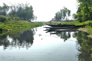 শিল্পবর্জ্যে বিপর্যয়ের মুখে সুতাং নদী