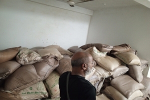 মৌলভীবাজারে ২৩১ বস্তা ভারতীয় চিনি জব্দ, আটক ১