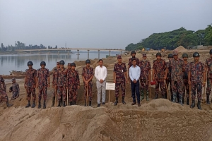 গোয়াইনঘাটে টাস্কফোর্সের অভিযানে বালু-পাথর, নৌকা সহ মেশিন জব্দ