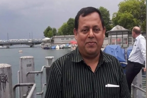 তোপের মুখে পদত্যাগ করলেন শেখ হাসিনা মেডিকেল কলেজের অধ্যক্ষ