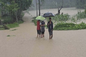 সাদাপাথরে পর্যটক প্রবেশে নিষেধাজ্ঞা, বিপৎসীমা ছাড়িয়েছে সুরমা-কুশিয়ারার পানি 