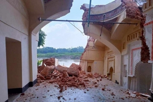 গোলাপগঞ্জে নদীভাঙনে বিলীন শতবর্ষের প্রাচীন মসজিদ