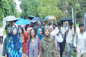 নারী শিক্ষার্থীকে কুপ্রস্তাব, শাবিপ্রবিতে বিক্ষোভ