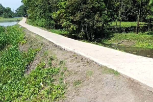 কাদা-পানির দুর্ভোগ পেরিয়ে স্বস্তির পথে ঠাকুরভোগ, নির্মিত দুই সিসি সড়ক কাদা-পানির দুর্ভোগ পেরিয়ে স্বস্তির পথে ঠাকুরভোগ, নির্মিত দুই সিসি সড়ক