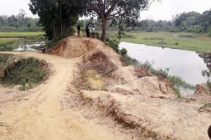 আটকে আছে মনু নদীর তীর সংরক্ষণ কাজ