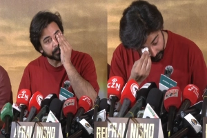 সংবাদ সম্মেলনে অঝোরে কাঁদলেন নিশো