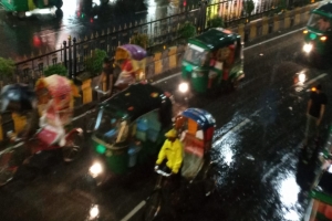 তীব্র গরমের পর স্বস্তির বৃষ্টি