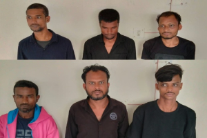 নগরী থেকে ৭ ছিনতাইকারী গ্রেপ্তার, চাকু উদ্ধার নগরী থেকে ৭ ছিনতাইকারী গ্রেপ্তার, চাকু উদ্ধার