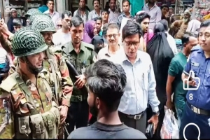 মাধবপুরে সড়ক দখল, ১০ ব্যবসায়ীকে জরিমানা