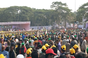 কানায় কানায় পূর্ণ আলিয়া মাদরাসা মাঠ