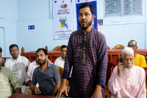 ভাইরাল ভিডিও নিয়ে তোলপাড়: এআই দিয়ে ফাঁসানোর দাবি ইউপি চেয়ারম্যানে ভাইরাল ভিডিও নিয়ে তোলপাড়: এআই দিয়ে ফাঁসানোর দাবি ইউপি চেয়ারম্যানে