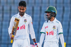 ১৭১ রানের ইনিংস খেলেও যে আক্ষেপ জয়ের