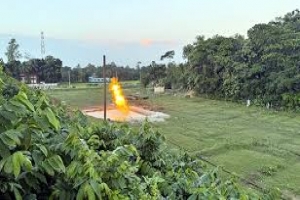 সিলেটে গ্যাস খুঁজতে গিয়ে তেলের সন্ধান