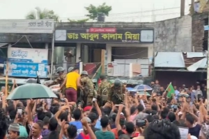রক্তাক্ত আগস্টের দুই বছর: বিচার ও রাষ্ট্রীয় স্বীকৃতির অপেক্ষায় সাত শহীদের পরিবার রক্তাক্ত আগস্টের দুই বছর: বিচার ও রাষ্ট্রীয় স্বীকৃতির অপেক্ষায় সাত শহীদের পরিবার