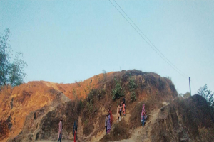পর্যটকদের অনন্য আকর্ষণ ‘আগুনটিলা’