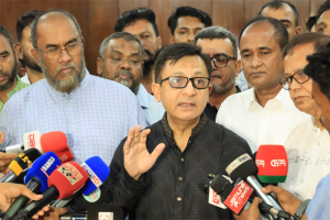 সিলেটে আইনশৃঙ্খলার অবনতি স্বীকার করলেন বাণিজ্যমন্ত্রী সিলেটে আইনশৃঙ্খলার অবনতি স্বীকার করলেন বাণিজ্যমন্ত্রী
