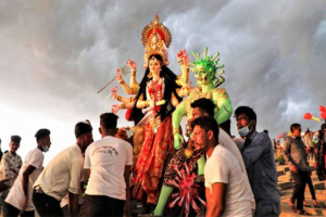 প্রতিমা বিসর্জনে শেষ হচ্ছে দুর্গোৎসব