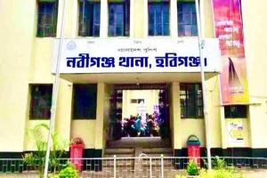 মসজিদের মাইকে ঘোষণা দিয়ে পুলিশের ওপর হামলা, গ্রেপ্তার ৮