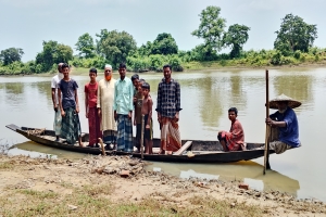 সেতুর অভাবে দুর্ভোগে লাখো মানুষ