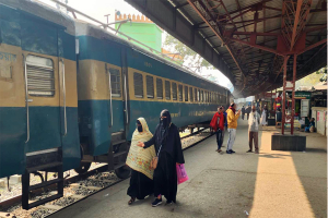 সিলেটবাসীর দুর্ভোগের ট্রেনযাত্রা, স্বস্তি মিলবে কবে?