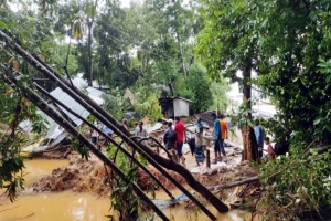 বন্যা পরিস্থিতির উন্নতি, আশ্রয়কেন্দ্র ছাড়ছে মানুষ