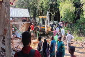খাদিমপাড়ায় বেদখল হওয়া ৩০ একর সরকারি জমিতে উদ্ধার, গ্রেপ্তার ৩