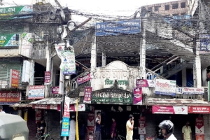 বহাল তবিয়তে নগরীর ১৮টি ঝুঁকিপূর্ণ ভবন