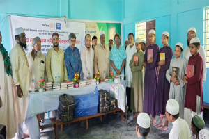 গোয়াইনঘাটে দেড় শতাধিক কোরআনের পাখিদের মাঝে কোরআন বিতরণ