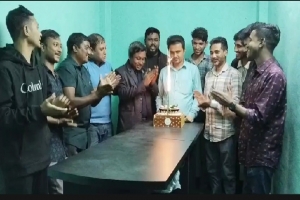 সহকর্মীদের ভালোবাসায় সিক্ত আজকের সিলেট সম্পাদক