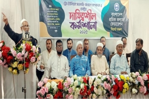 শ্রমিক ভাইদেরকে দেশসেবায় আত্মনিয়োগ করতে হবে : অধ্যাপক হারুনুর রশিদ খান