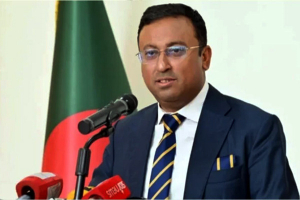 দ্বৈত নাগরিকত্ব নিয়ে প্রশ্নবিদ্ধ  হুমায়ুন কবিরের মন্ত্রিত্ব!