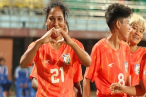 পাকিস্তানকে হারিয়ে ভারতের শুভ সূচনা