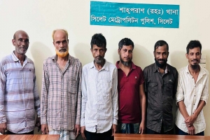 শিবগঞ্জ থেকে ৬ জুয়াড়ি আটক