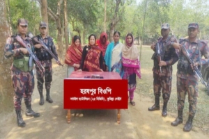 মাধবপুরে সীমান্তে  ভারতীয় নাগরিক সহ ৫ নারী আটক