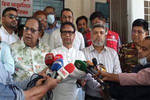 সিলেটে হামের প্রকোপ মোকাবিলায় টিকাদান জোরদারের আহ্বান রেড ক্রিসেন্ট চেয়ারম্যানের সিলেটে হামের প্রকোপ মোকাবিলায় টিকাদান জোরদারের আহ্বান রেড ক্রিসেন্ট চেয়ারম্যানের