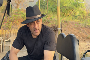 ‘অন্যকে টুপি পরিয়ে বোকা বানানোর চেষ্টা করবেন না’