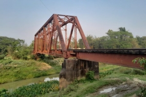 এক সেতুর অভাবে দুর্ভোগে তিন ইউনিয়নবাসী