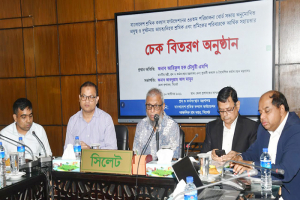 শ্রমিকের চিকিৎসা ও মেধাবী সন্তানদের উচ্চশিক্ষায় সহায়তা দেবে সরকার: শ্রমমন্ত্রী শ্রমিকের চিকিৎসা ও মেধাবী সন্তানদের উচ্চশিক্ষায় সহায়তা দেবে সরকার: শ্রমমন্ত্রী