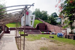 বইমেলা বন্ধ নয়, বিতর্কিত প্রকাশনী বাদ দেওয়ার দাবী ছিলো