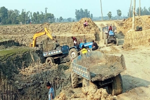চুনারুঘাটে চলছে রাতভর কৃষি জমির মাটি কাটার মহোৎসব