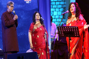 সবার সঙ্গে হাত না মেলানোর কারণ জানালেন রুনা লায়লা