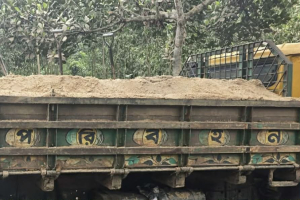 শ্রীমঙ্গলে অবৈধ বালু জব্দ, জরিমানা আদায়