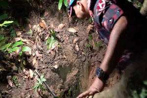 চুনারুঘাটের সাতছড়িতে মাটির নিচে ৬ পিস্তল, ২২ রাউন্ড গুলি উদ্ধার চুনারুঘাটের সাতছড়িতে মাটির নিচে ৬ পিস্তল, ২২ রাউন্ড গুলি উদ্ধার