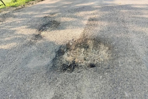 রাস্তার কাজ শেষ না হতেই উঠে যাচ্ছে কার্পেটিং