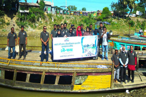 খোয়াই নদী এখন ভাগাড়, স্বাস্থ্য ঝুঁকি নিয়ে চলাচল