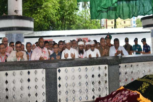 সিলেটে রাষ্ট্রপতি মির্জা ফখরুল, শাহজালাল-শাহপরানের মাজার জিয়ারত